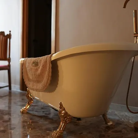 Antica Boutique בארי