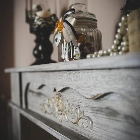 לינה וארוחת בוקר Antica Boutique