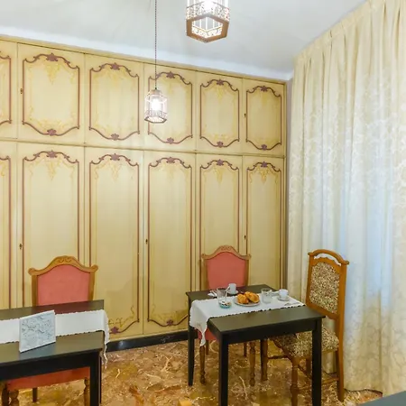 Antica Boutique فندق مبيت وإفطار باري