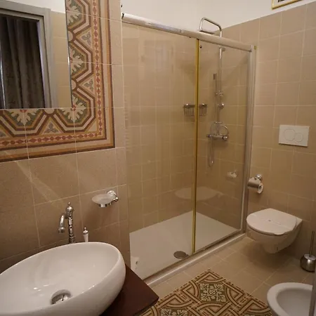 Antica Boutique Bed & Breakfast *