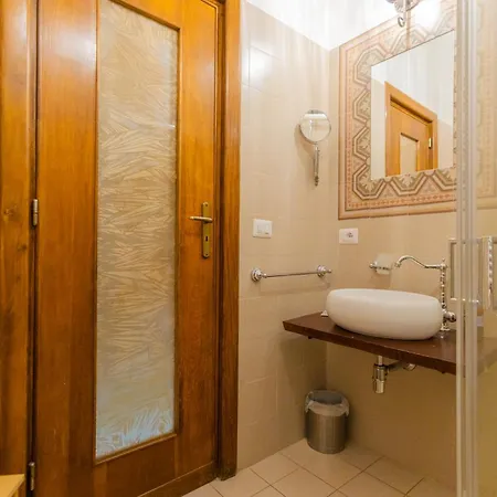 فندق مبيت وإفطار Antica Boutique 4*